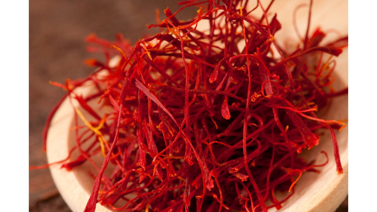 Saffron For Skincare 5 Amazing Reasons Why You Need To Add Kesar In